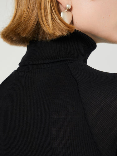Oscalito - Wool and Silk Half Sleeve Turtleneck in Black