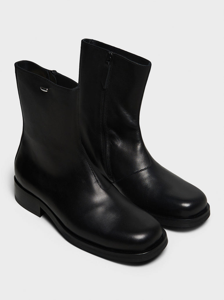Camion Boots in Black