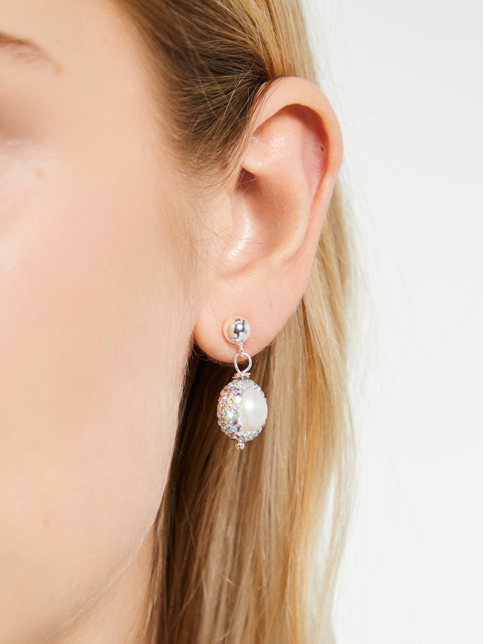Pearl Drops Earrings in Silver