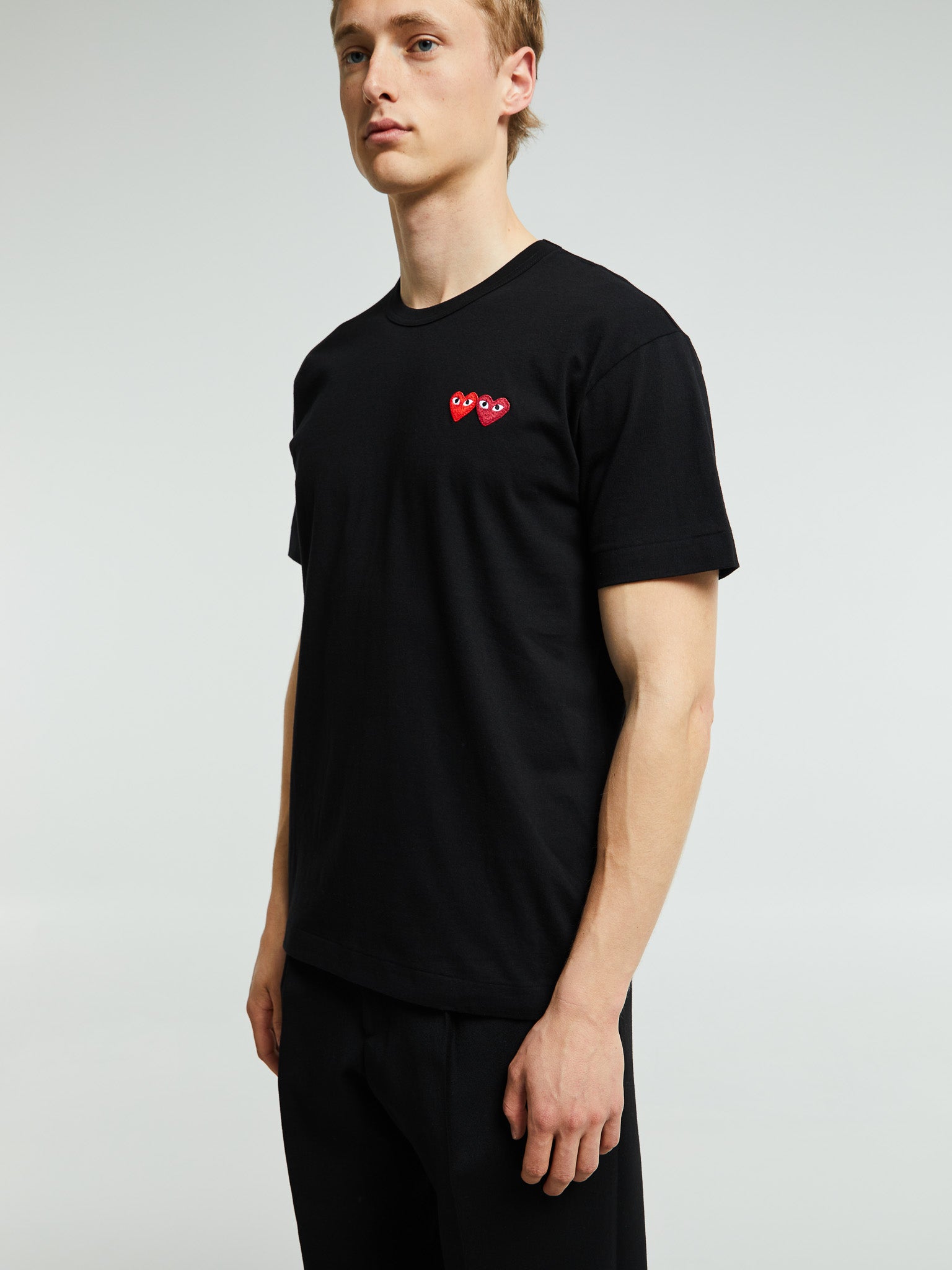 Comme des Garçons PLAY - T-Shirt With Double Burgundy Emblem in Black