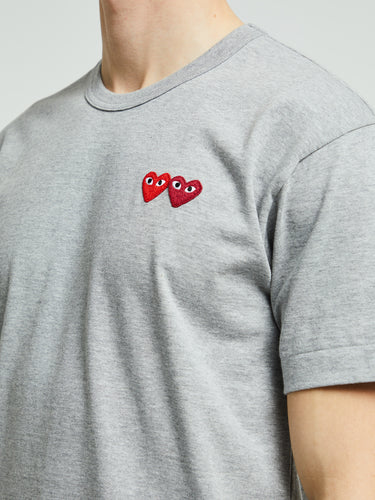Comme des Garçons PLAY - T-Shirt With Double Burgundy Emblem in Grey