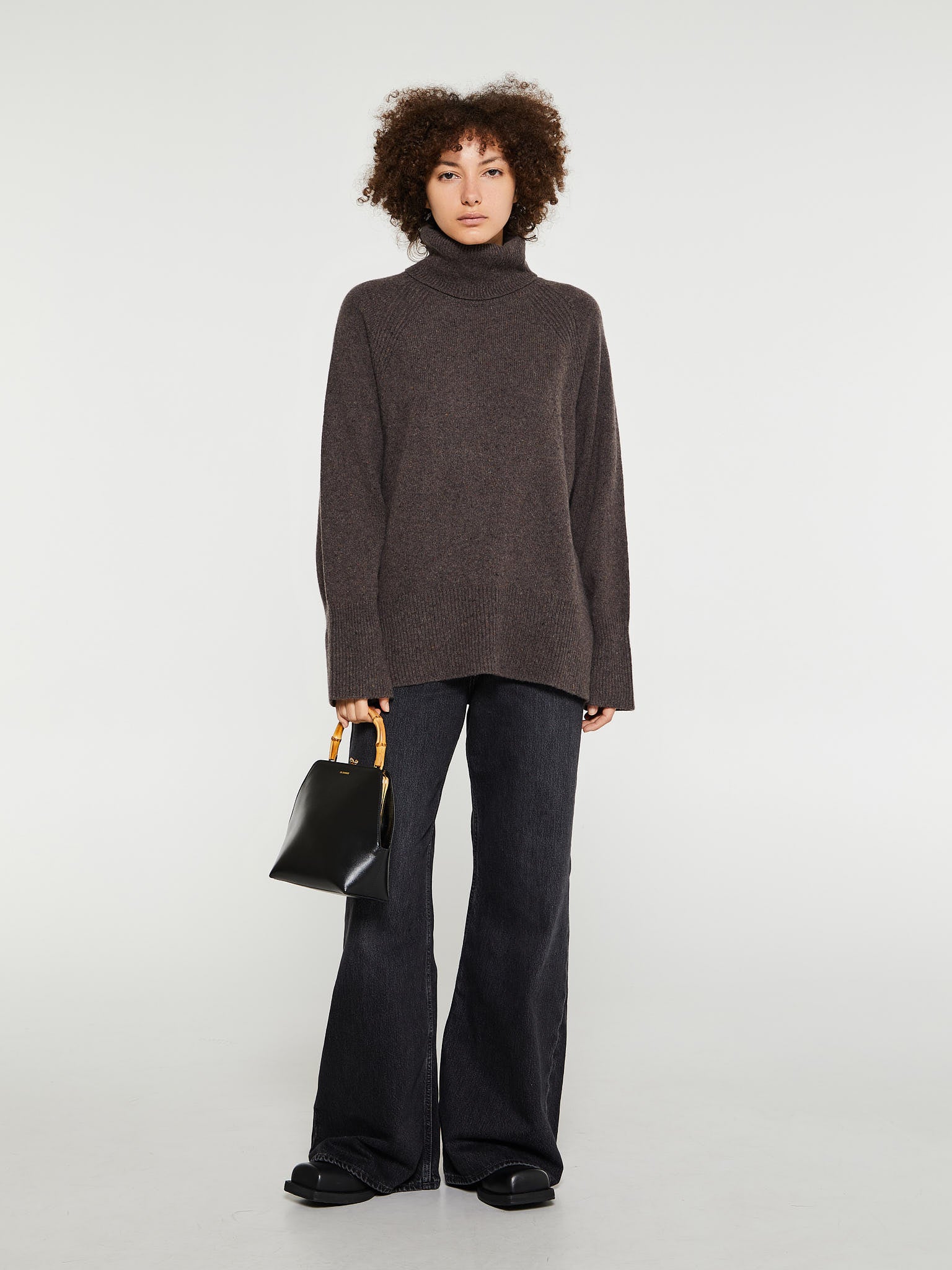 Svala Cashmere Sweater in Dark Brown