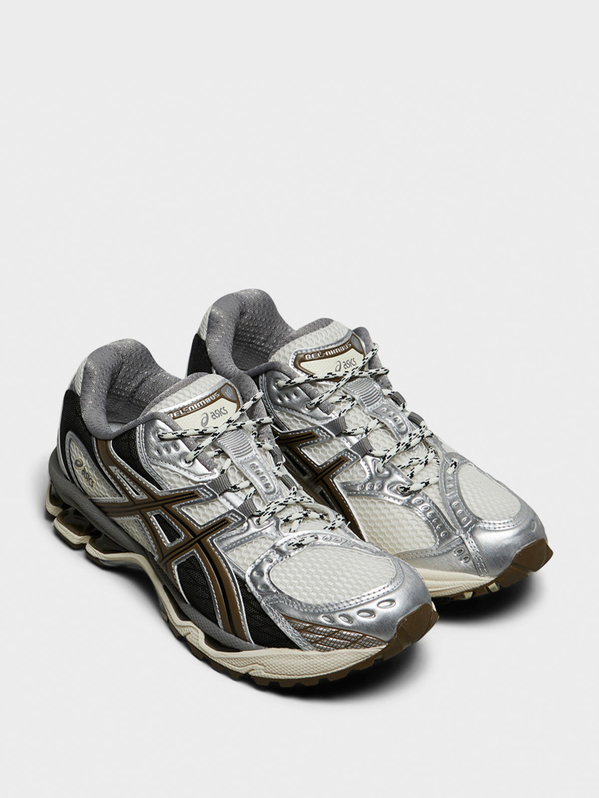 Asics - Gel-Nimbus 10.1 Sneakers in Cream and Pure Silver