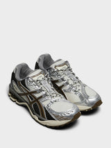 Asics - Gel-Nimbus 10.1 Sneakers in Cream and Pure Silver