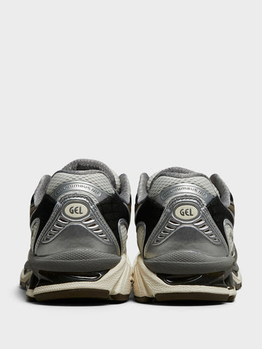 Asics - Gel-Nimbus 10.1 Sneakers in Cream and Pure Silver