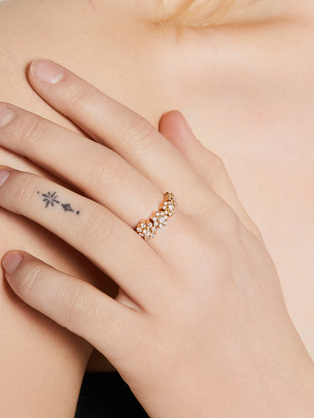 Ensemble de Fleurs Ring in 18k Yellow Gold