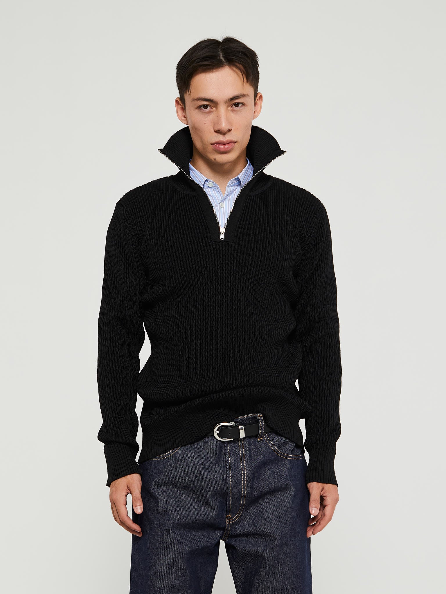 S.N.S. Herning - Fender III Short Zip Knit in Black Void