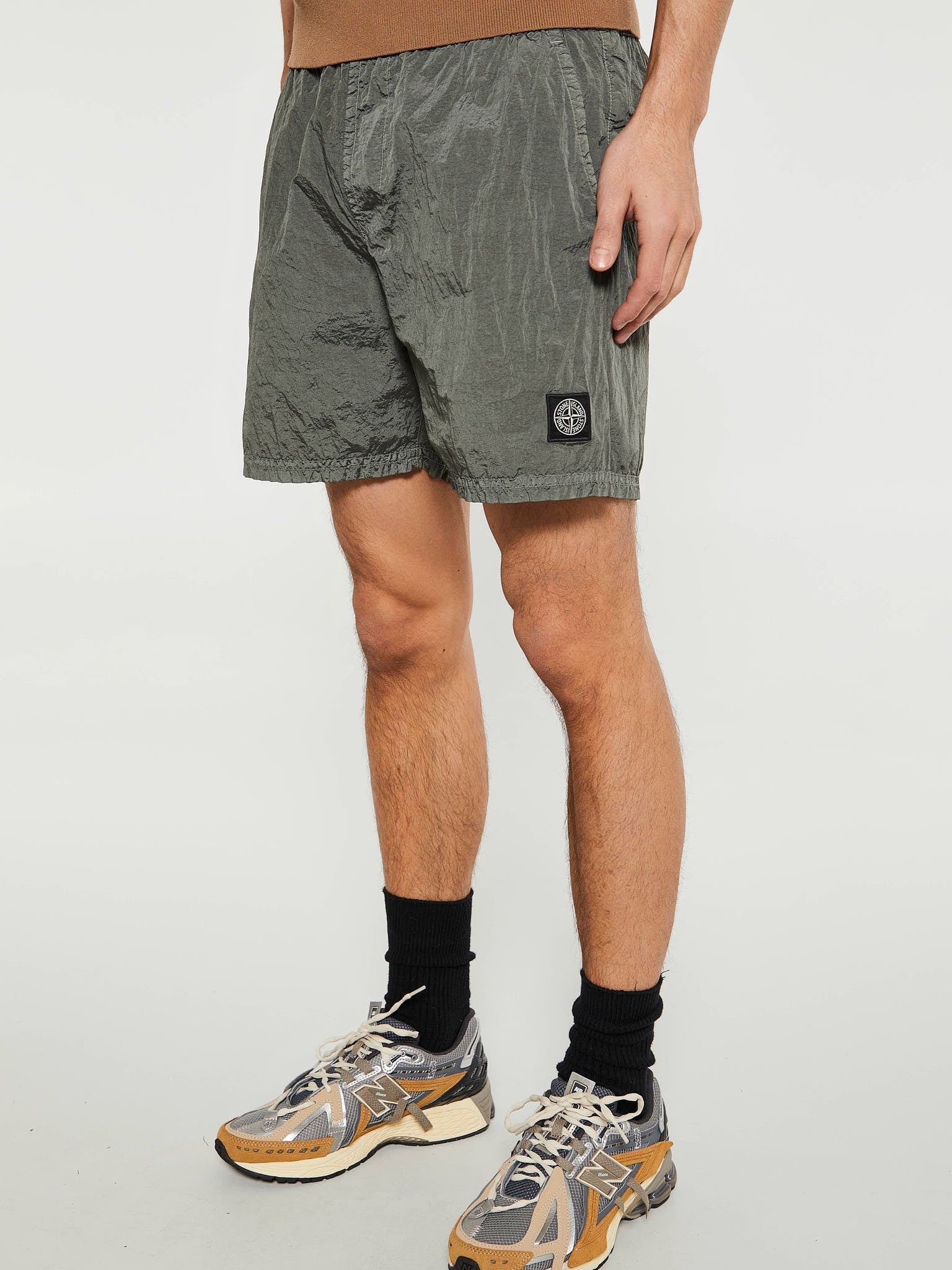 Stone Island - B100009 Nylon Metal Shorts in Military Green