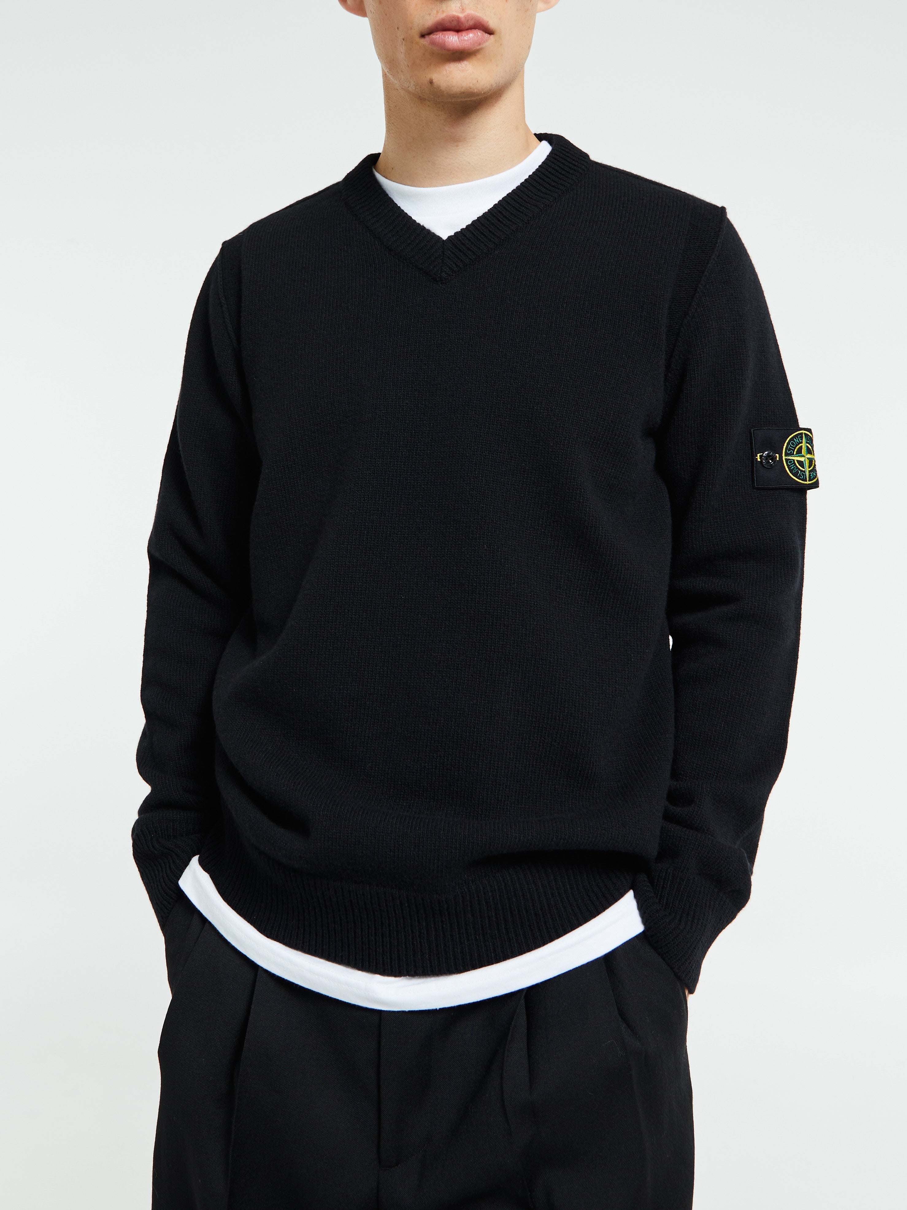 Stone Island - 5100033 V-Neck Jersey in Black