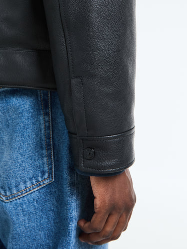 Stone Island - 0100002 Matt Grain Leather Coach jacket in Black