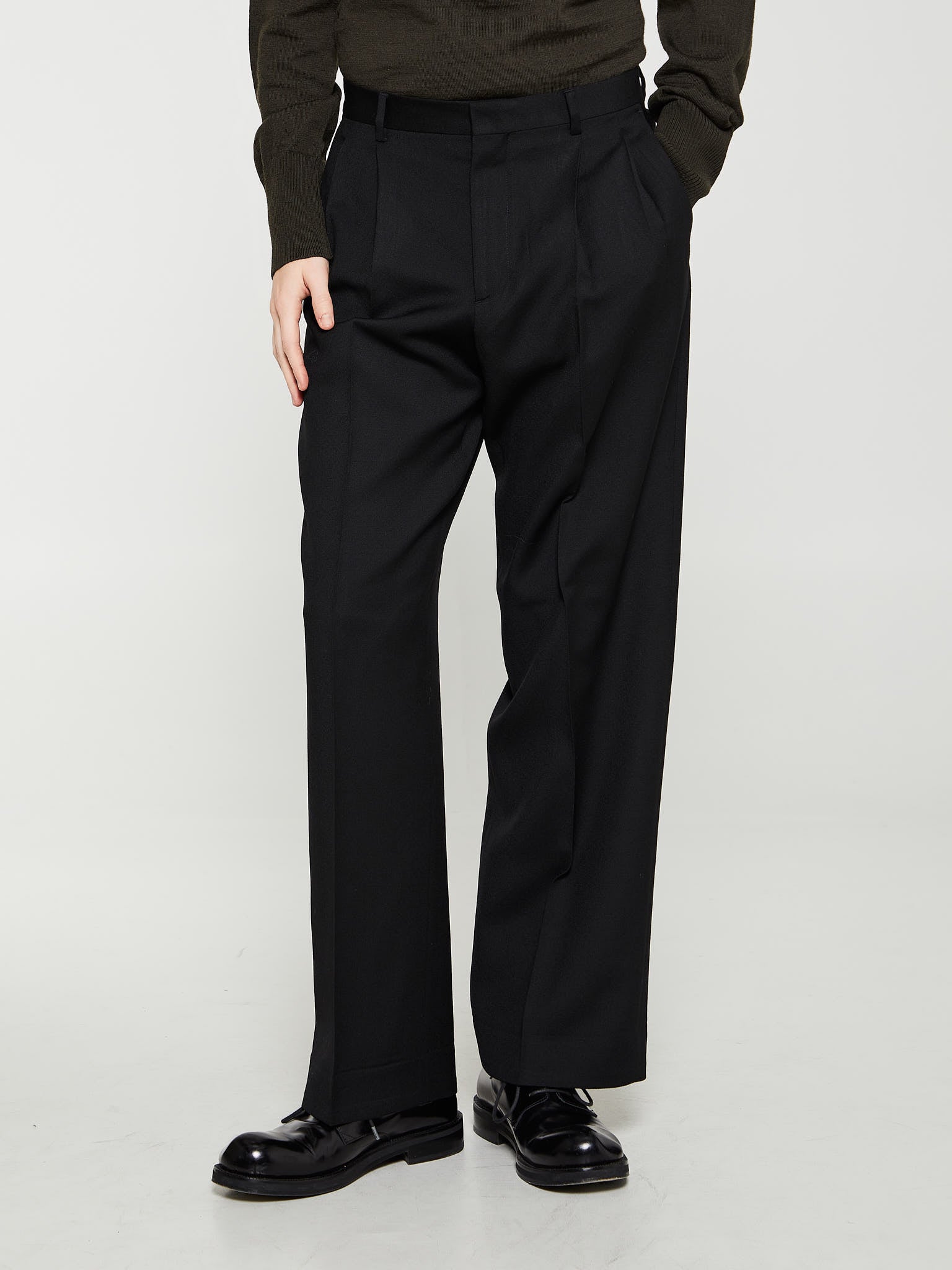 Sunflower - Wide Pleated Trousers in Black