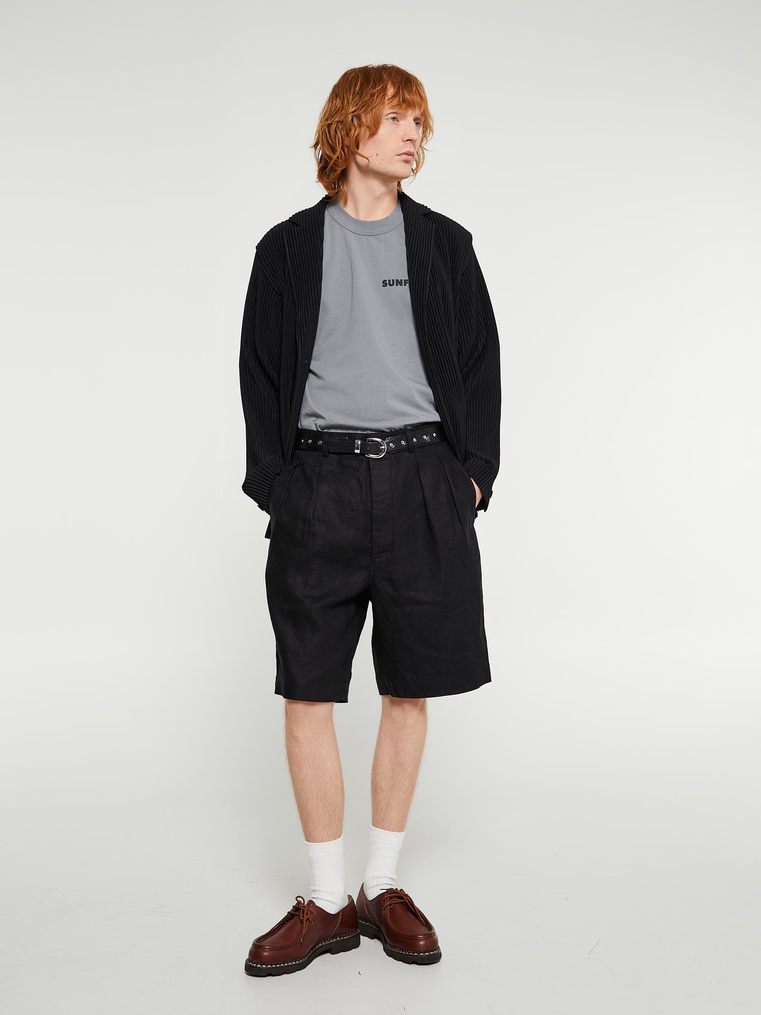 Pleated Linen Shorts in Black