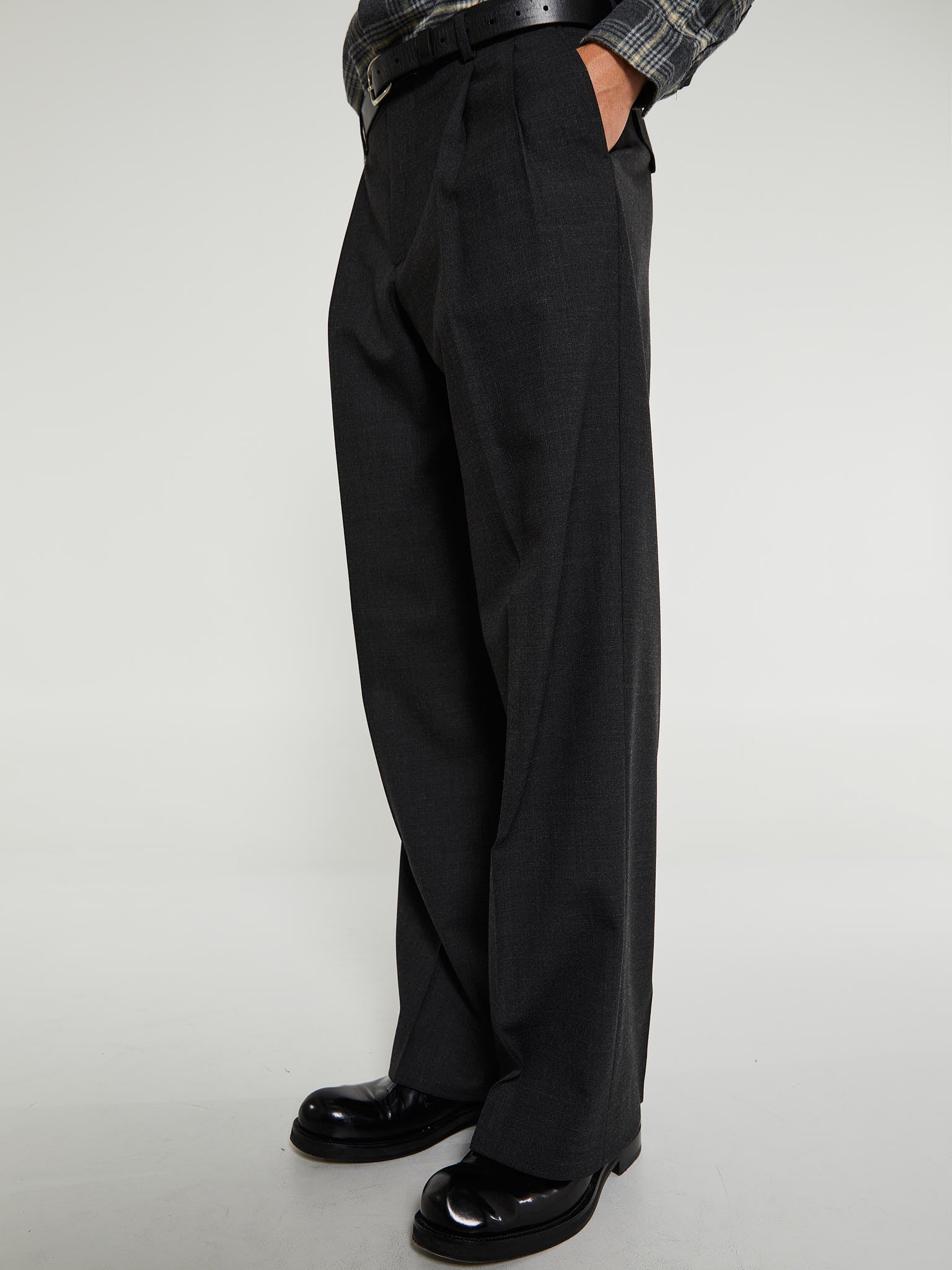 Sunflower - Wide Pleated Trousers in Anthracite