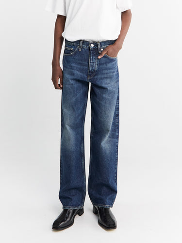 Loose Jeans in Dark Blue Worn