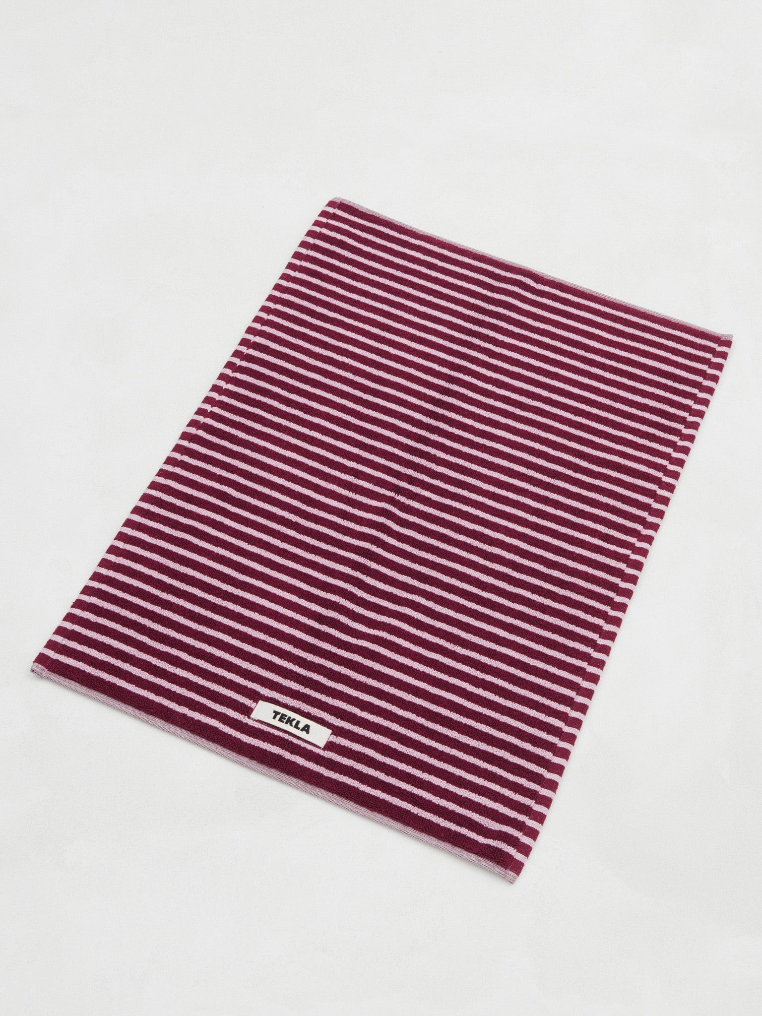 Tekla - Bath Mat in Red and Rose