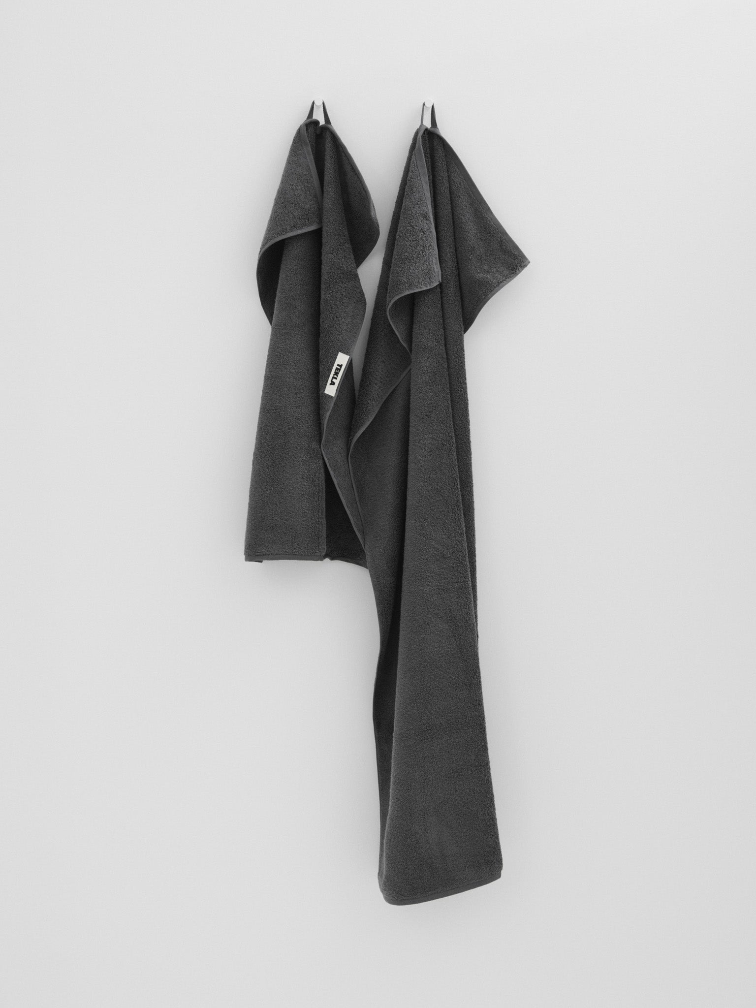 Badehåndklæde i Charcoal Grey
