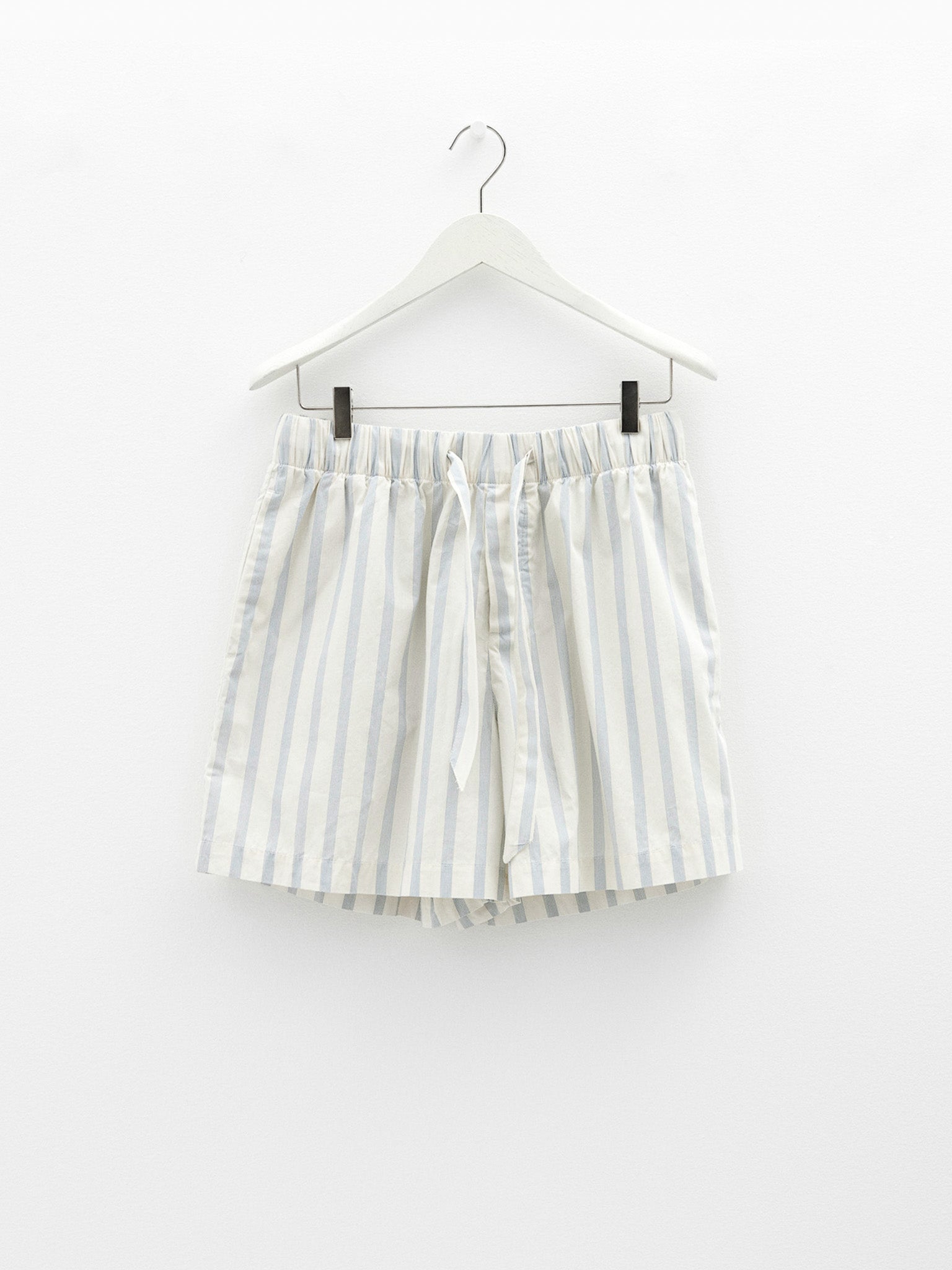 Tekla - Poplin Pyjamas Shorts in Needle Stripes