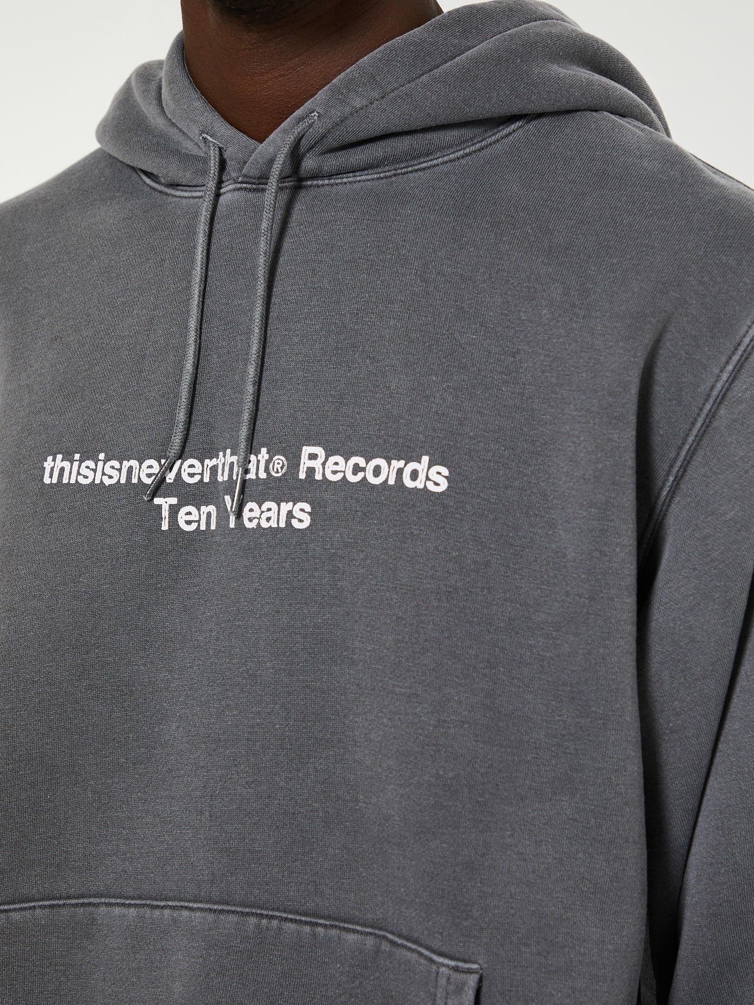 thisisneverthat - Ten Years Records Hoodie in Charcoal – stoy