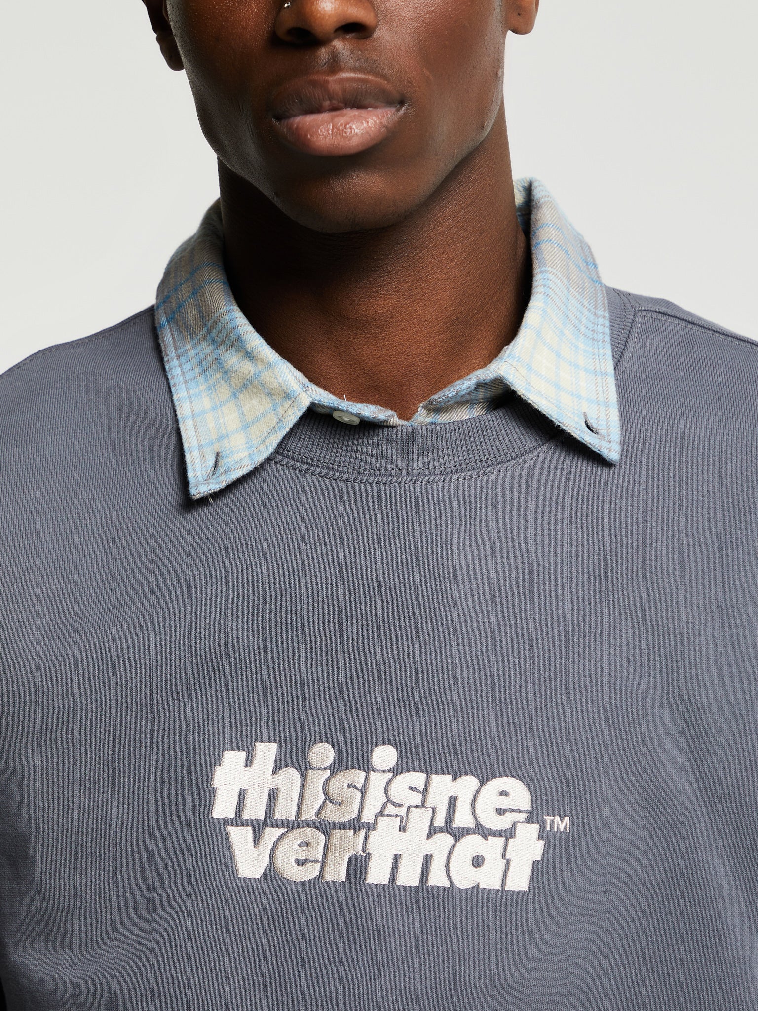 thisisneverthat - OL-Logo Crewneck in Dark Grey