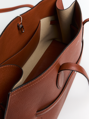 TOTEME - Graind Leather Lounge Tote Bag in Sienna