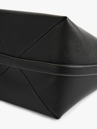 TOTEME - Medium Belted Grained-Leather Tote in Black