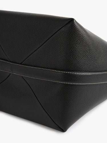 TOTEME - Medium Belted Grained-Leather Tote in Black
