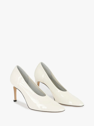 TOTEME - Slip Naplack Pumps in Off-White