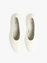 TOTEME - Slip Naplack Pumps in Off-White