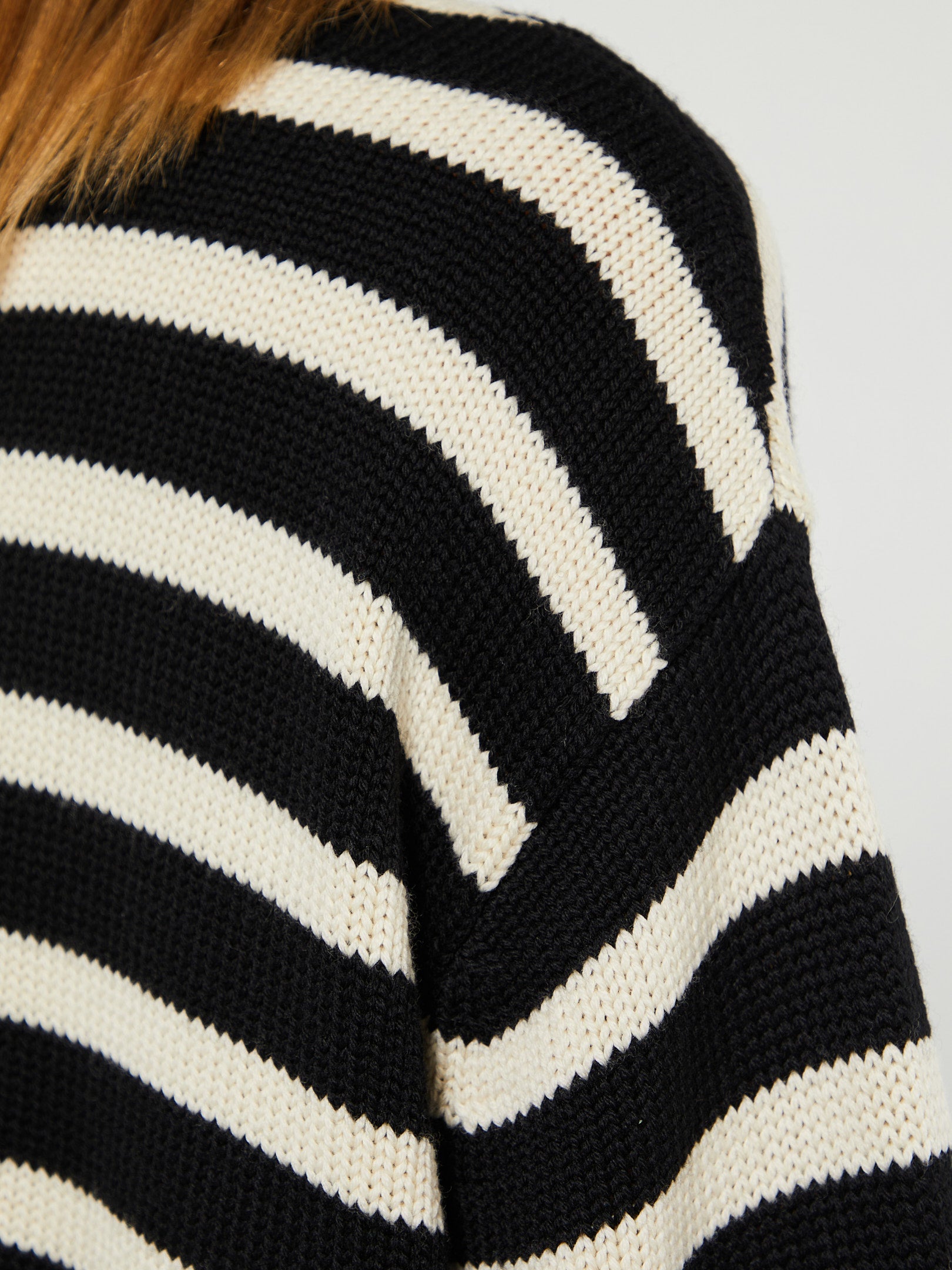 Signature stripe turtleneck black – Totême