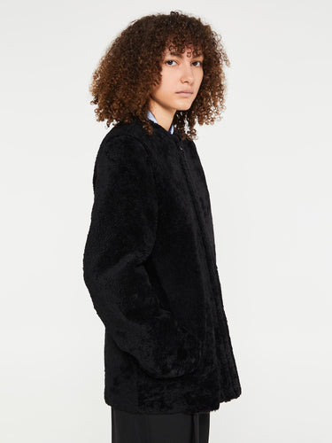 TOTEME - Zipped Teddy Shearling Jacket in Black