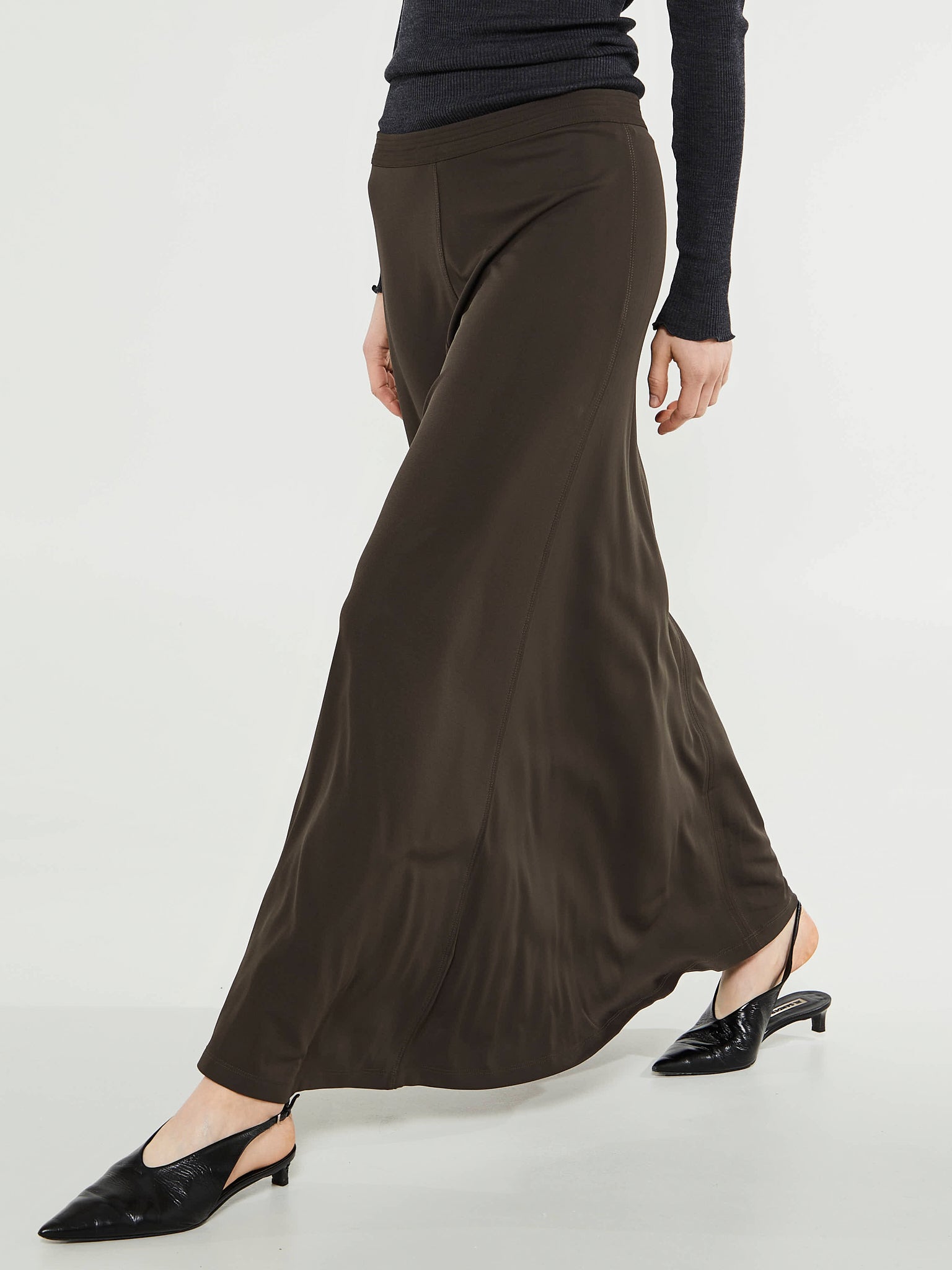 TOTEME - Fluid Jersey Skirt in Pepper