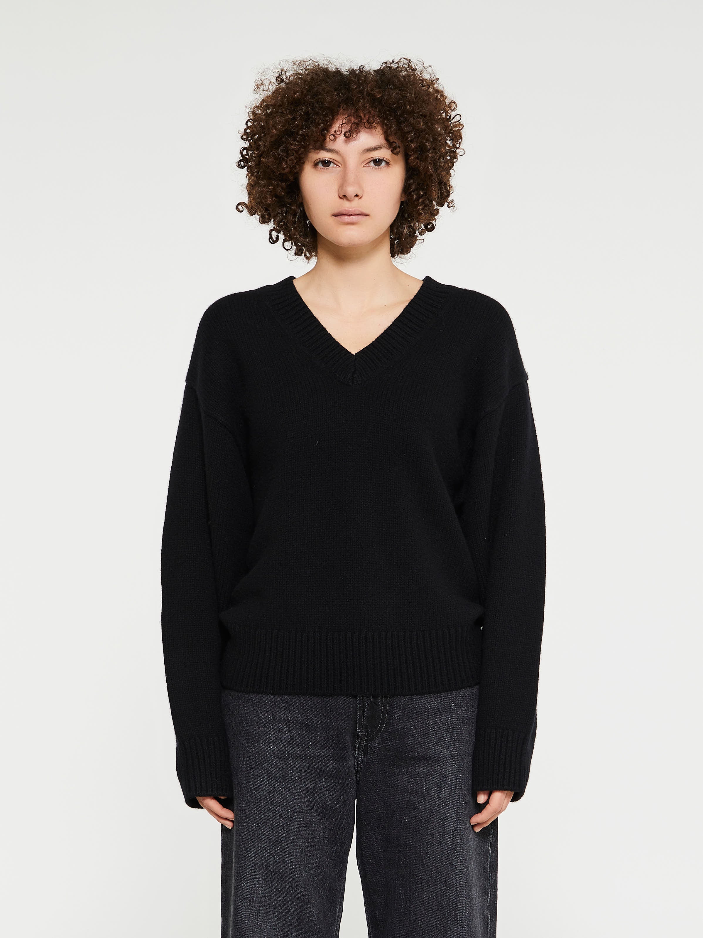 TOTEME - V-Neck Wool Cashmere Knit in Black