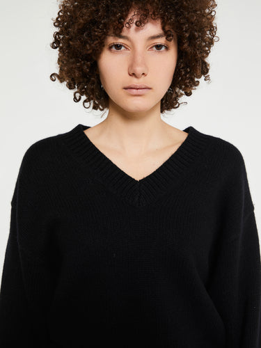 TOTEME - V-Neck Wool Cashmere Knit in Black