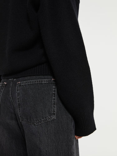 TOTEME - V-Neck Wool Cashmere Knit in Black