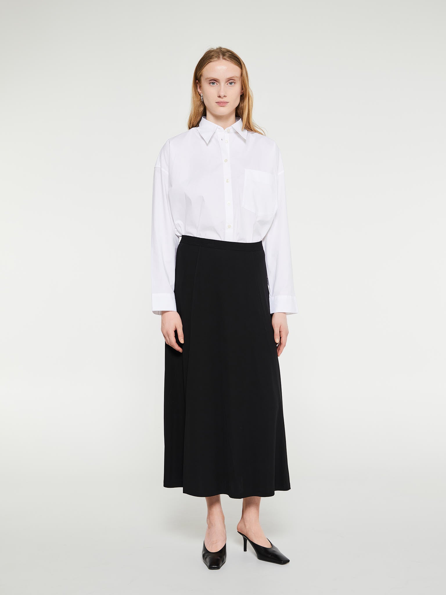 Toteme - Fluid Jersey Skirt in Black