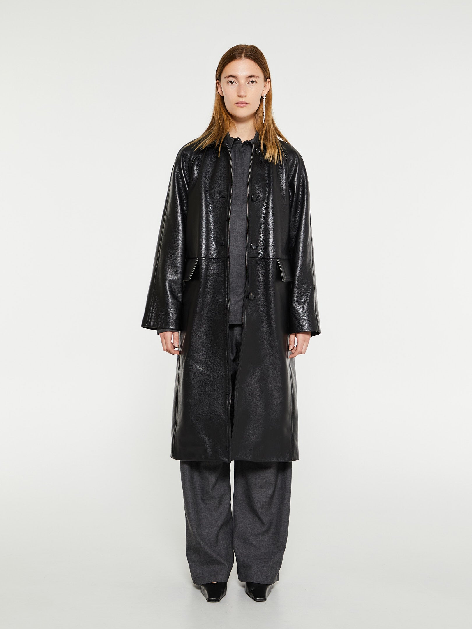 TOTEME - Raglan-Sleeve Leather Coat in Black