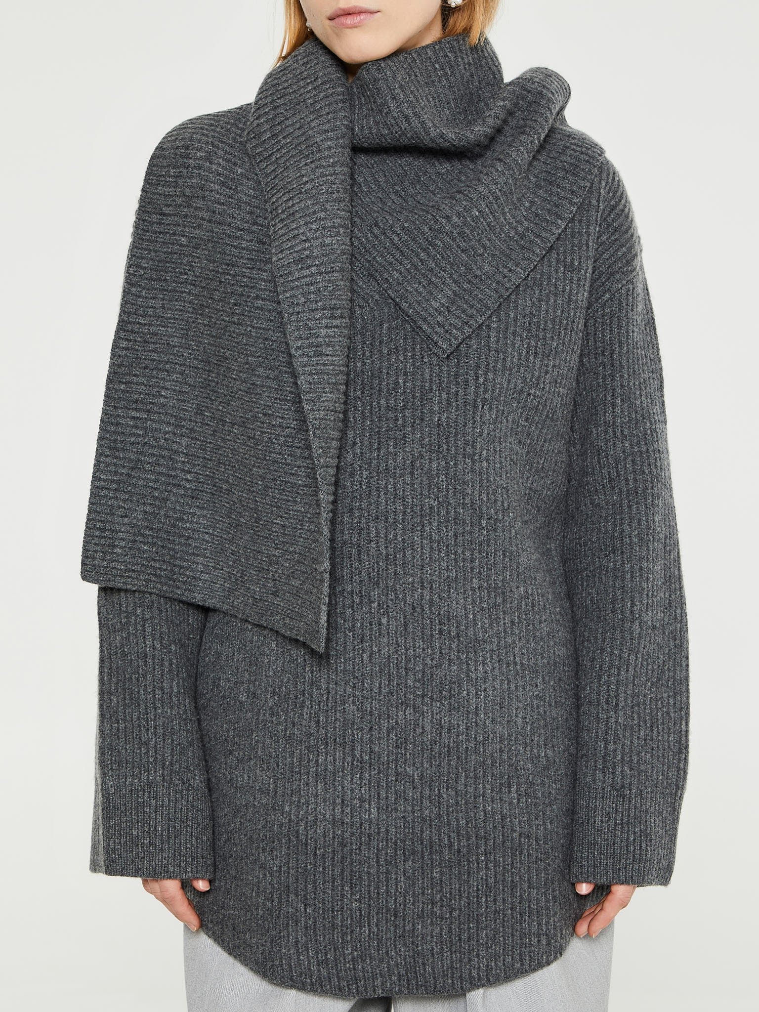 TOTEME - Long Scarf Knit in Dark Grey Melange