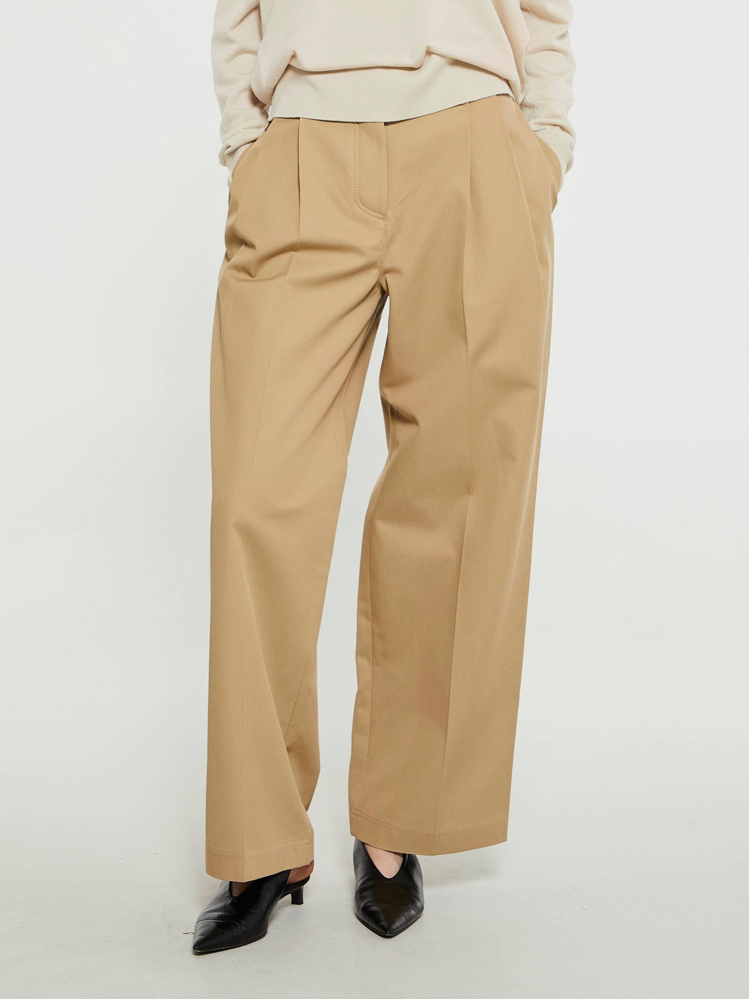 TOTEME - Relaxed Chino Trousers in Desert