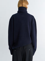 Toteme - Cashmere Turtleneck in Navy