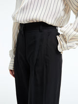 TOTEME - Double-Pleat Fluid Trousers in Black