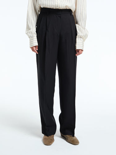 TOTEME - Double-Pleat Fluid Trousers in Black