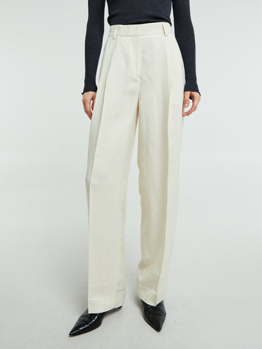 TOTEME - Double-Pleat Fluid Trousers in Ecru