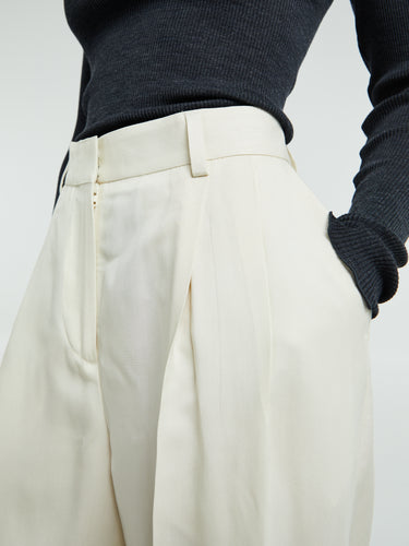 TOTEME - Double-Pleat Fluid Trousers in Ecru