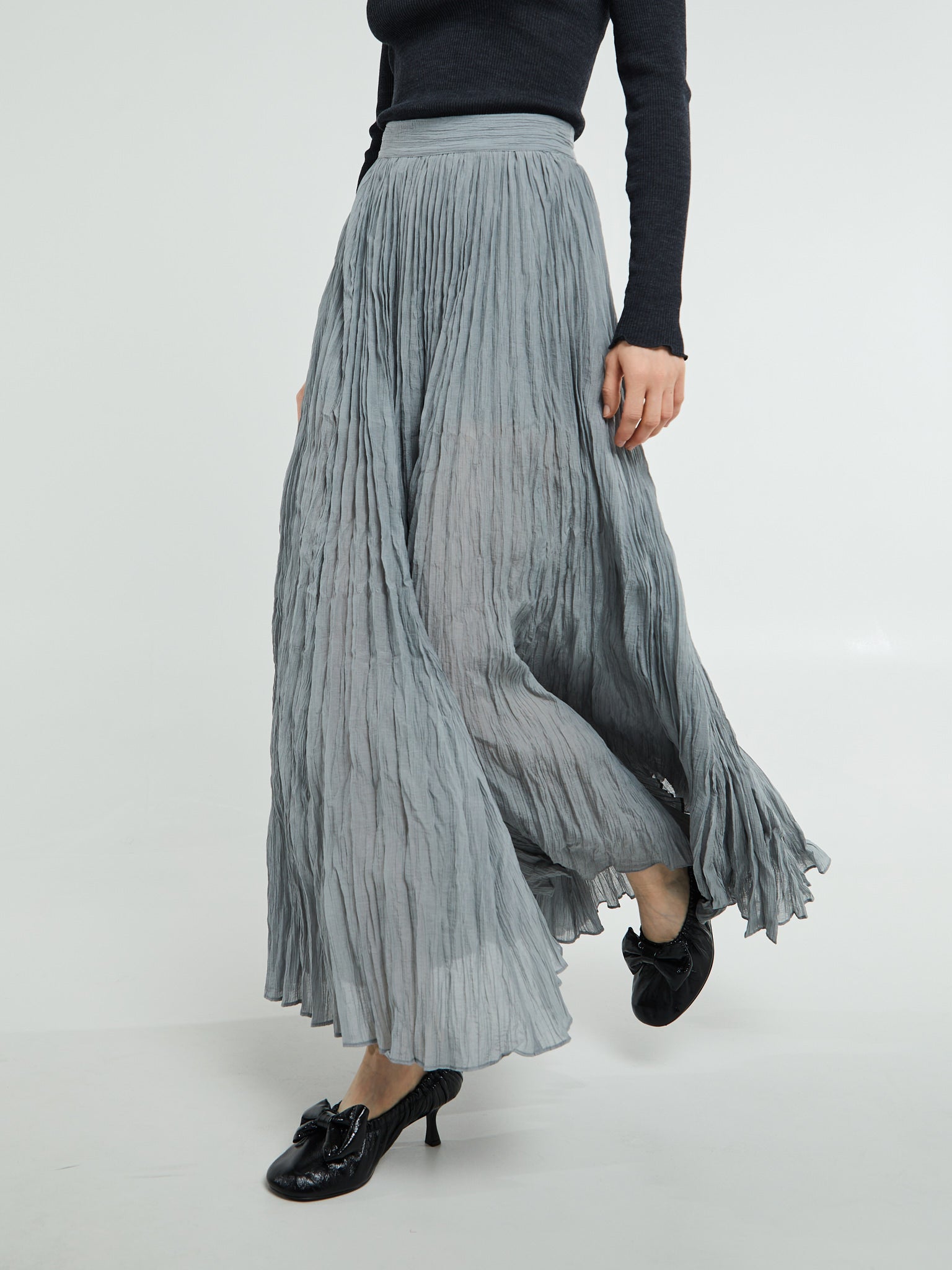 TOTEME - Crinkled Plissé Skirt in Pale Grey