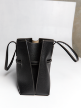 TOTEME - Graind Leather Lounge Tote Bag in Black