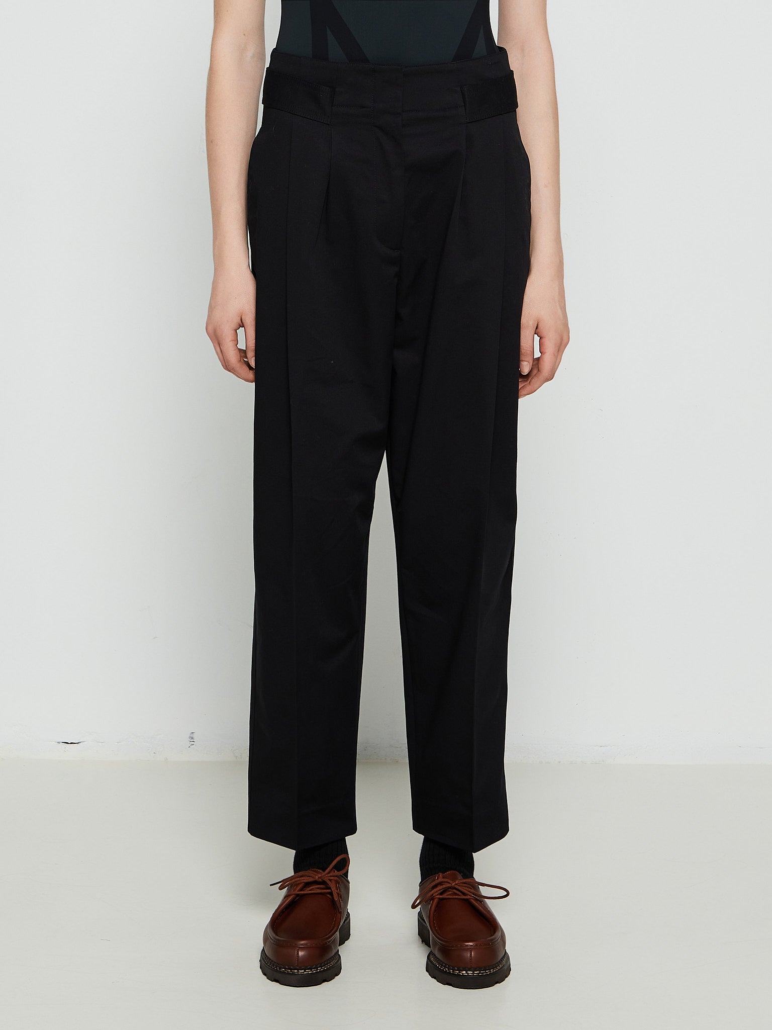 TOTEME - Double-Pleated Trousers in Black