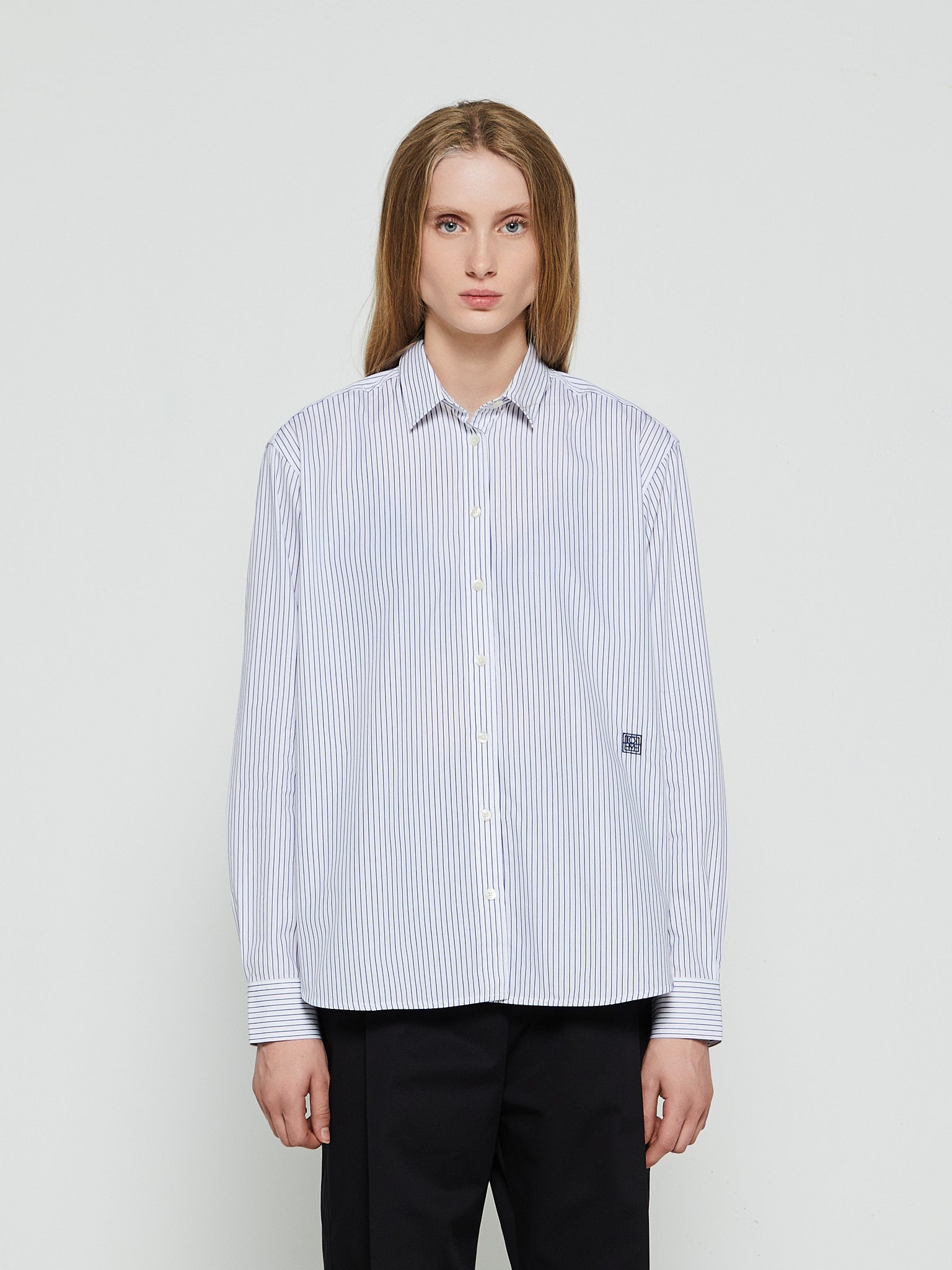 TOTEME - Signature Cotton Shirt in Navy Pinstripe