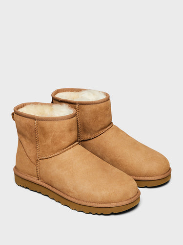 UGG - Classic Mini II Boots in Chestnut