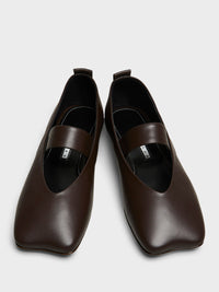aarahee - Oojoo Flats in Dark Brown