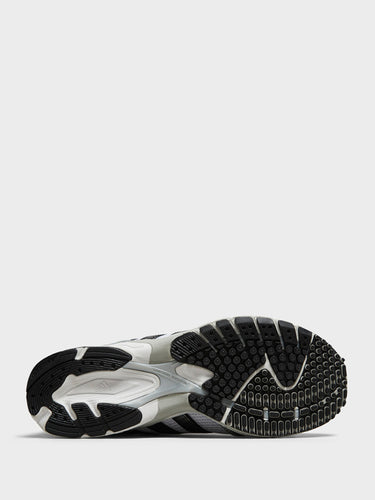Adidas - Adizero Adios OG Sneakers in White, Hi-Res Blue and Grey Five